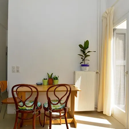 Cozy Studio 4 Min Walk To The Acropolis Hil *
